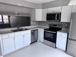 1376 Battleford Dr in Virginia Beach, VA - Foto de edificio - Building Photo