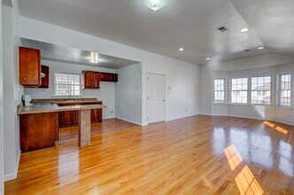 30 E 41st St in Bayonne, NJ - Foto de edificio - Building Photo