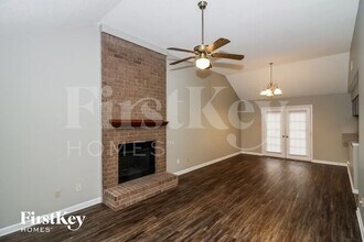2816 Maryland Cir W in Memphis, TN - Building Photo - Building Photo
