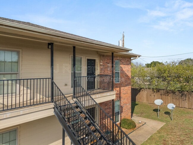 property at 10007 Amber Cir