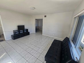 7610 Dickens Ave in Miami Beach, FL - Building Photo - Building Photo