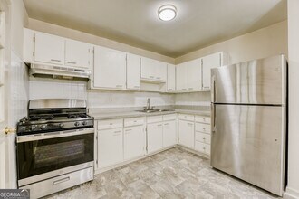 1340 Pineglen Dr in Riverdale, GA - Building Photo - Building Photo