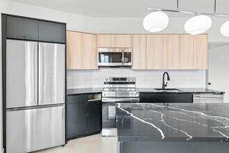 2132 N 10th St in Philadelphia, PA - Foto de edificio - Building Photo