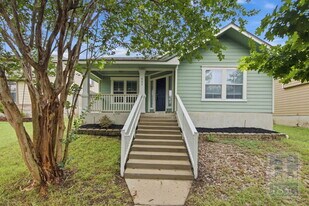 437 Sampson in Kyle, TX - Building Photo