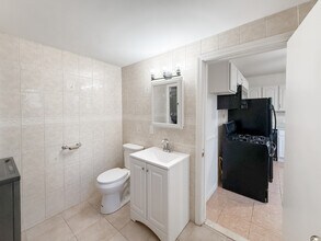 27 Carroll St, Unit 1 in Chelsea, MA - Foto de edificio - Building Photo
