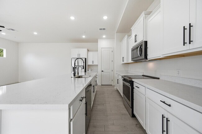 2452 E Lovebird Ln in Gilbert, AZ - Building Photo - Building Photo