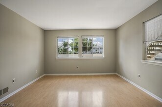 29 Cheswich Ct in Bedminster, NJ - Building Photo - Building Photo