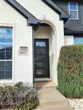 1037 Paradise Cove in Carrollton, TX - Building Photo - Building Photo