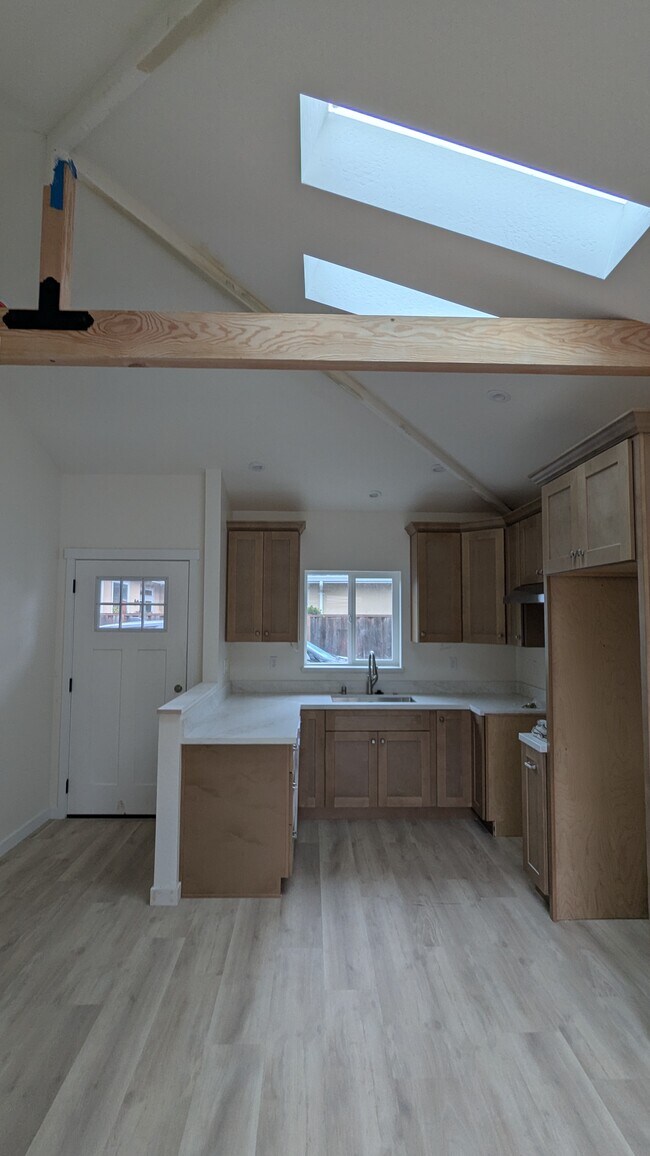 1047 Brommer St in Santa Cruz, CA - Building Photo - Building Photo