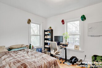 98 Cypress St in Brookline, MA - Building Photo - Building Photo