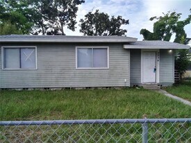 3934 40th Ave N in St. Petersburg, FL - Building Photo