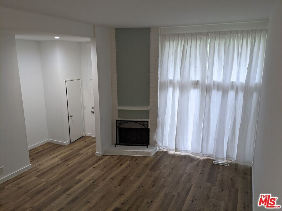 1660 Palisades Dr in Los Angeles, CA - Building Photo