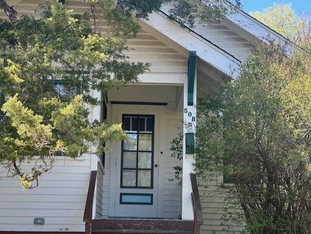 property at 508 S Tschirgi St