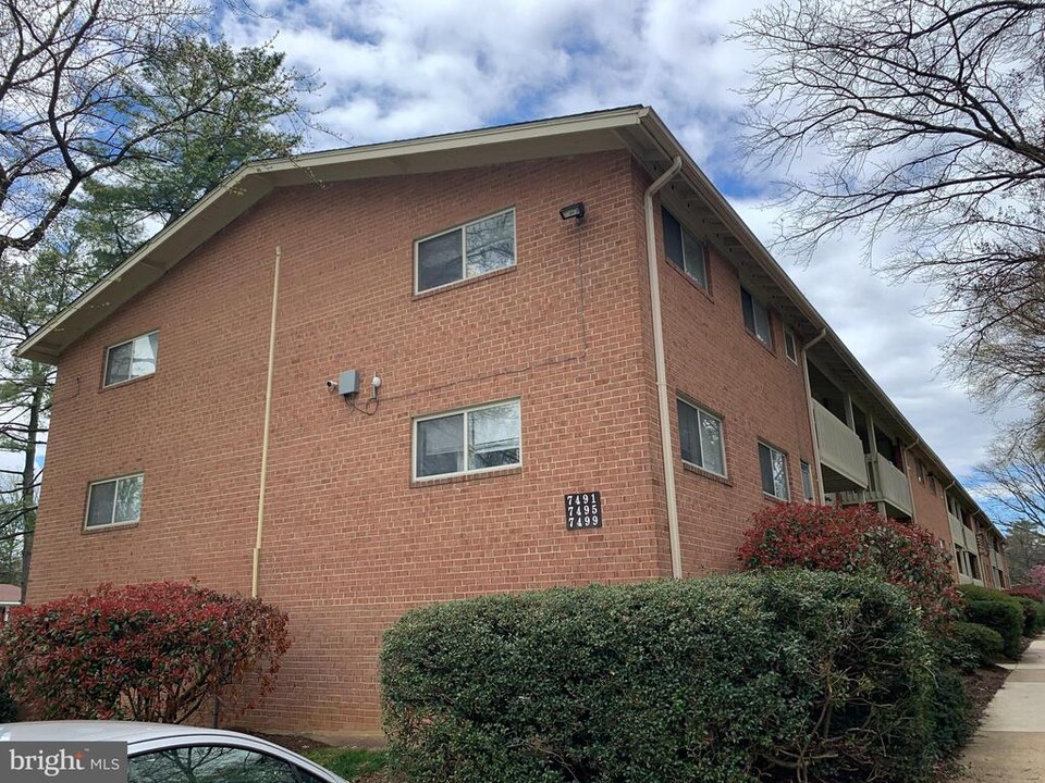 7491 Little River Turnpike in Annandale, VA - Building Photo