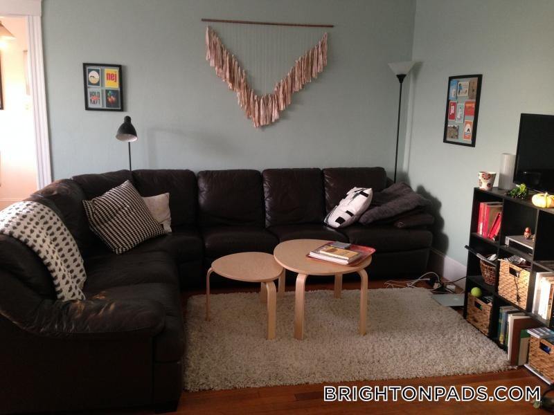 1615 Commonwealth Ave in Boston, MA - Building Photo