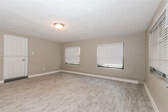 445 NE 20th St in Boca Raton, FL - Building Photo - Building Photo