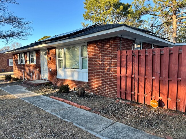 1913 Stockton Dr in Fayetteville, NC - Building Photo - Building Photo