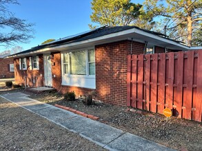 1913 Stockton Dr in Fayetteville, NC - Building Photo - Building Photo