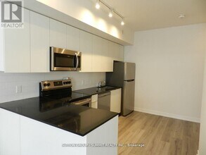 3066-3066 Sixth Line in Oakville, ON - Building Photo - Building Photo