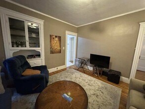 28 Sunset Rd in Somerville, MA - Building Photo - Building Photo