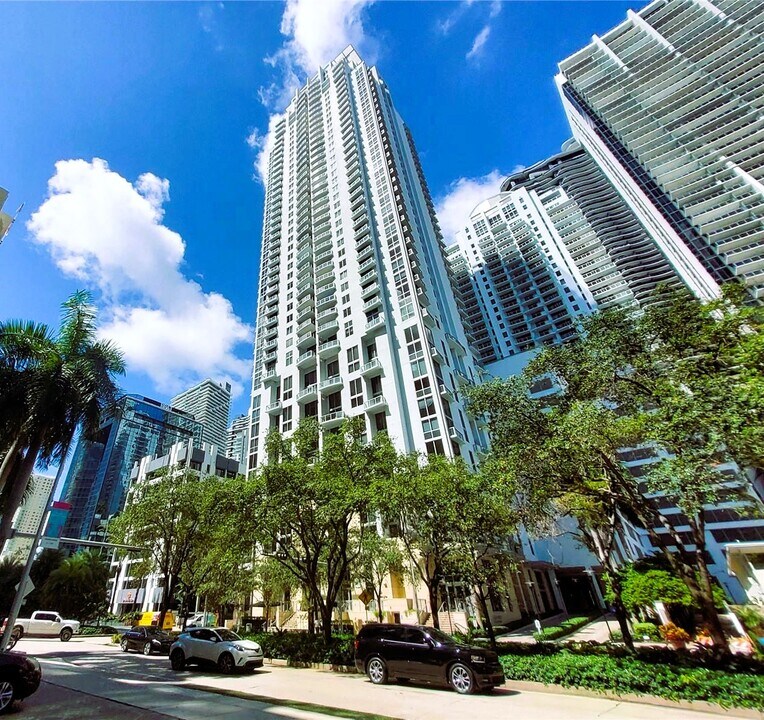 1050 Brickell Ave, Unit 2220 in Miami, FL - Building Photo