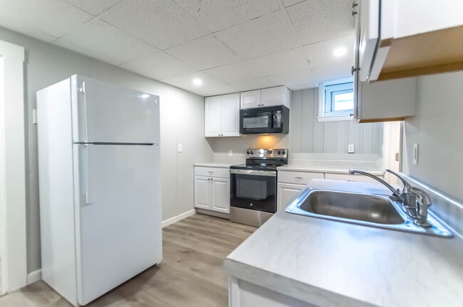 72 W Broadway, Unit 72 B All Utilities Incl