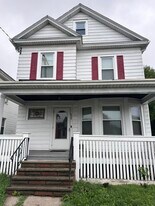 829 Washington Ave in Albany, NY - Building Photo