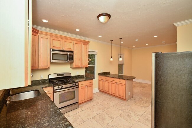 65 Hollander St in Boston, MA - Building Photo - Building Photo