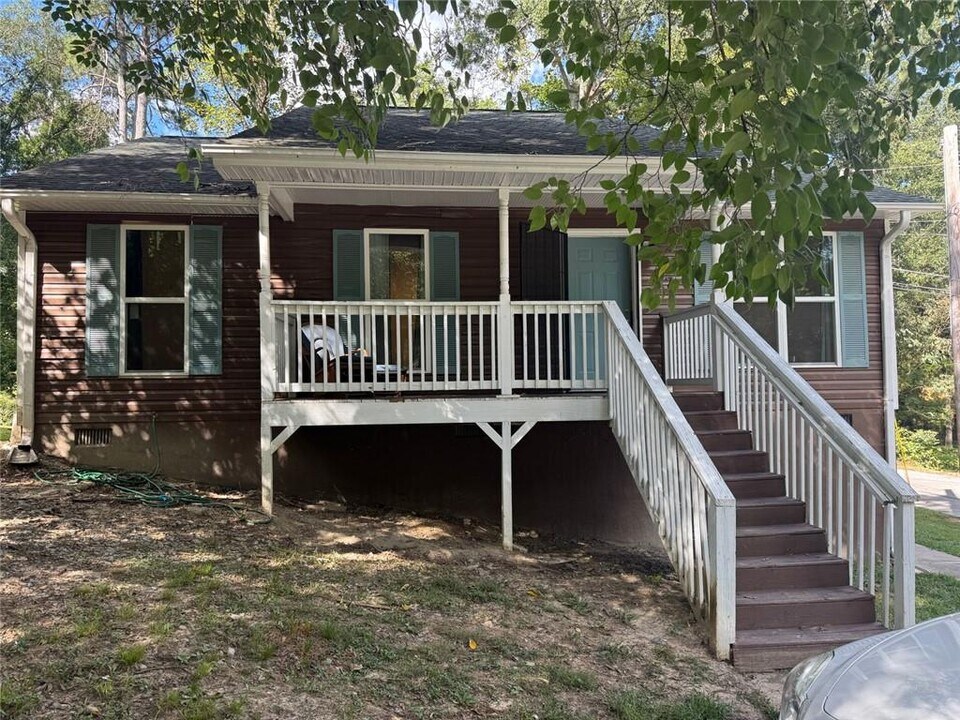 67 Johnson Rd NW in Atlanta, GA - Building Photo