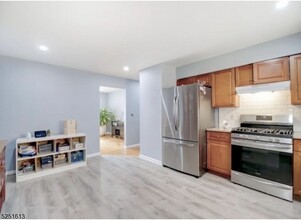 611 Middlesex St in Linden, NJ - Building Photo - Building Photo