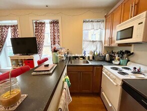 836 Huntington Ave, Unit 1 in Boston, MA - Foto de edificio - Building Photo