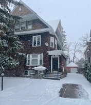425 Crescent Ave in Buffalo, NY - Building Photo