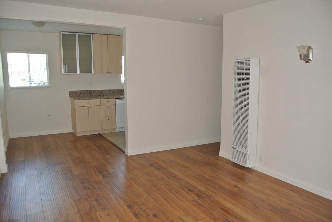 2616 La Cienega Ave in Los Angeles, CA - Building Photo