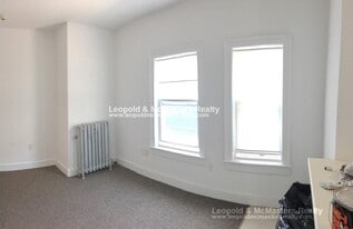 456 Salem St, Unit 4