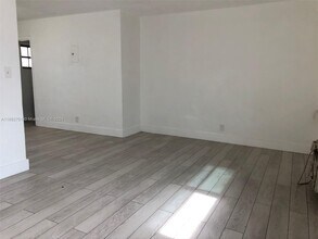 2201 NW 5th St-Unit -1 in Pompano Beach, FL - Building Photo - Building Photo