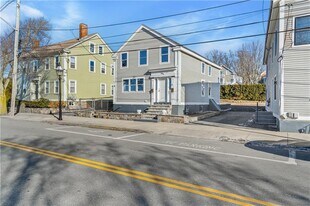 484 Thames St in Bristol, RI - Building Photo