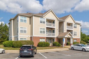 The Abbey & Devon at South Riding in Chantilly, VA - Building Photo