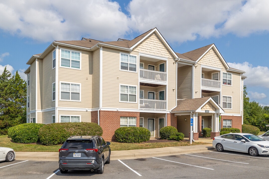 The Abbey & Devon at South Riding in Chantilly, VA - Building Photo