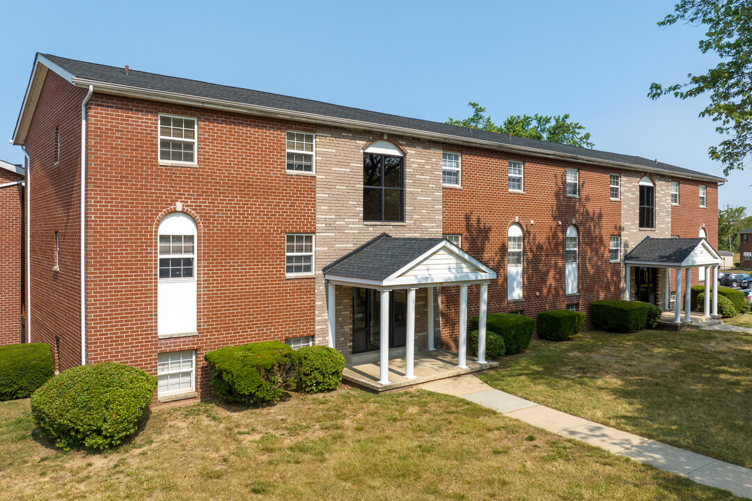 Colony Hill Apartments & Townhomes in Baltimore, MD - Building Photo