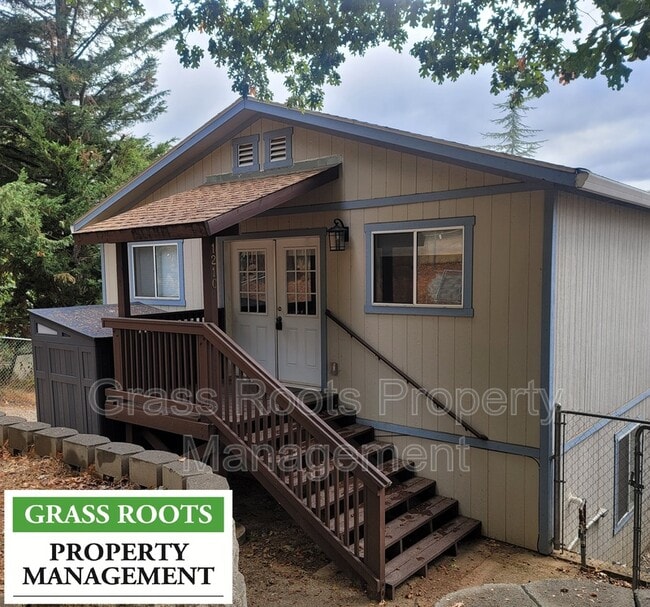 property at 121 E Empire St