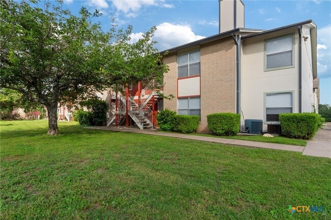 205 Craddock Ave in San Marcos, TX - Building Photo - Building Photo