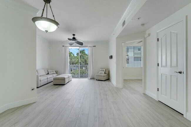 155 Galicia Way in Jupiter, FL - Building Photo - Building Photo
