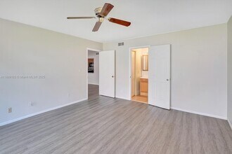311 W Laurel Dr in Margate, FL - Building Photo - Building Photo