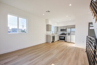 11441 Hatteras St in North Hollywood, CA - Building Photo - Building Photo