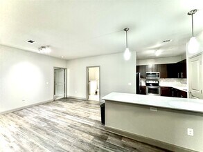 3788 Richmond Ave. in Houston, TX - Foto de edificio - Building Photo