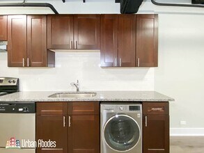 725 Saint Johns Ave, Unit A04C in Highland Park, IL - Building Photo - Building Photo