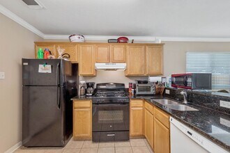 AUGUST 2026 PRE-LEASE!! COME TOUR THIS AMAZING 4 bed, 4 bath Home!! in College Station, TX - Building Photo - Building Photo