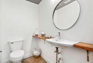 831 S Flores St in San Antonio, TX - Building Photo - Building Photo