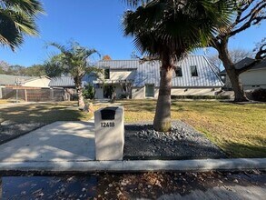 12418 Honeywood Trail in Houston, TX - Foto de edificio - Building Photo