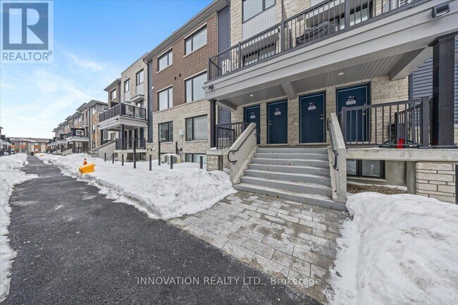 801 Glenroy Gilbert Dr in Ottawa, ON - Building Photo - Building Photo
